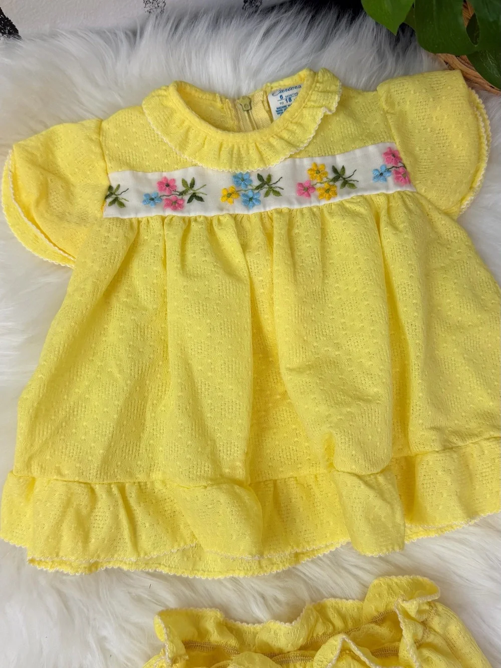 Carters Vintage 90s Yellow Eyelet Floral Embroidered Baby Outfit Size 6 Months